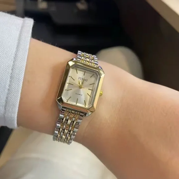 Women's Gold and Silver Watch
Quartz Watch – White Dial ✨ - Picture 10 of 17